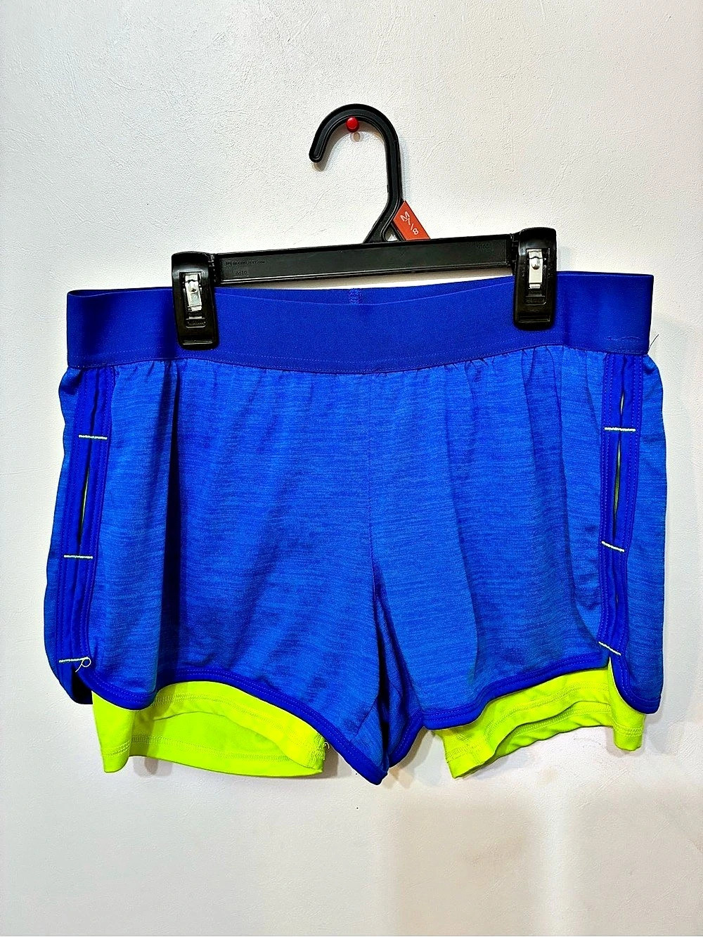 Fabletics Women's Color Block Athletic Shorts Size Medium